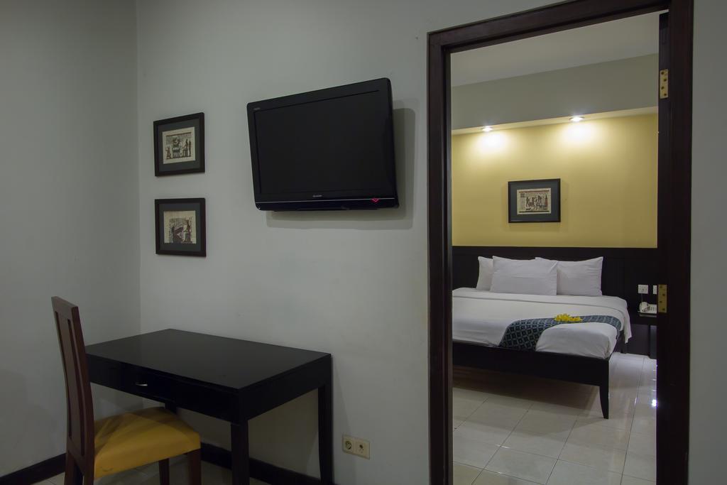 Hotel Quirin Semarang Room photo