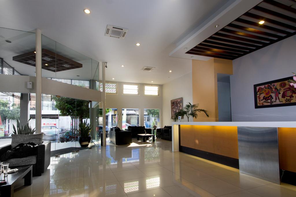 Hotel Quirin Semarang Exterior photo